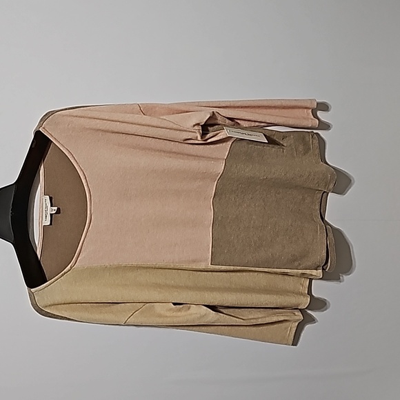 Tempted Hearts Lightweight Sweater - Picture 4 of 8